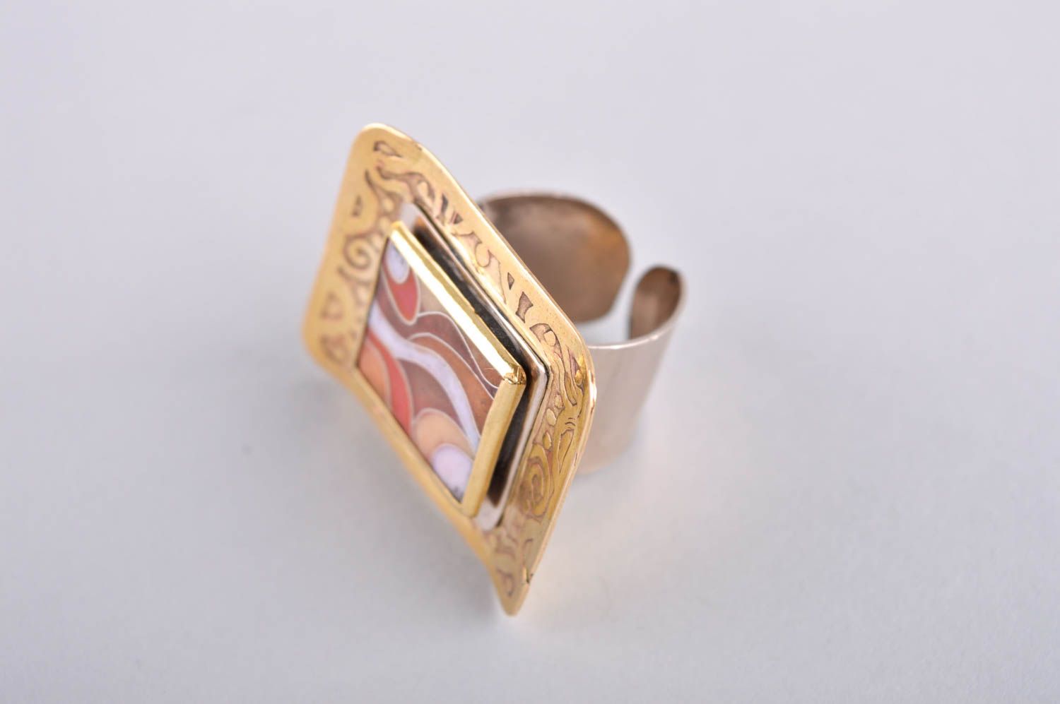 Кольцо ручной работы кольцо из латуни большое авторское украшение с эмалью  фото 2