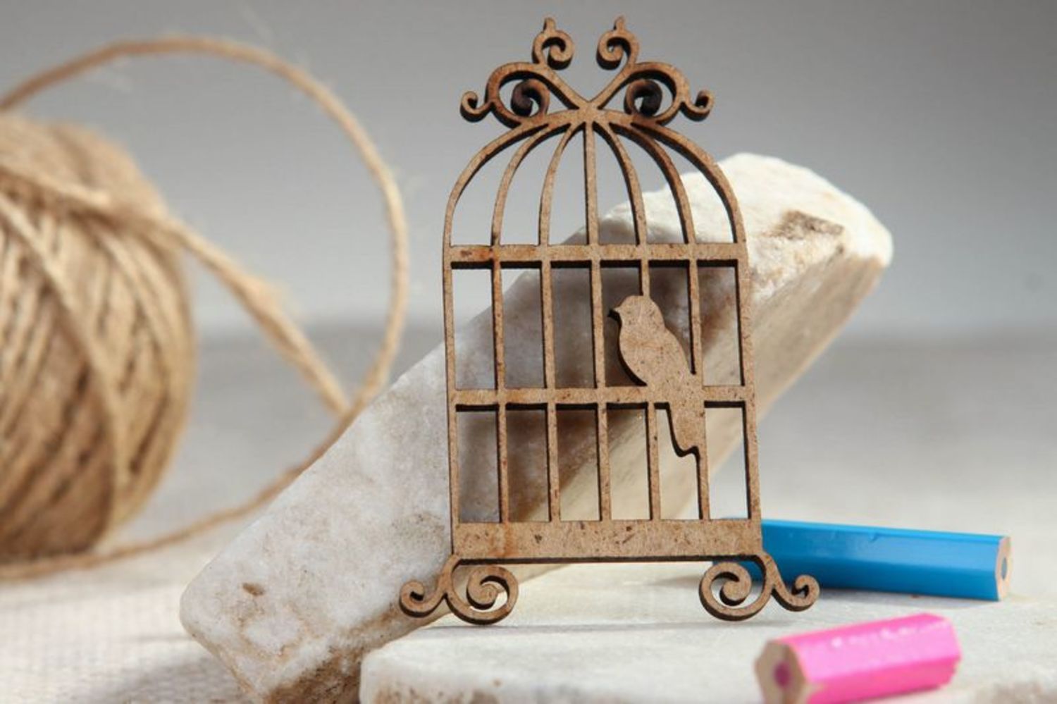 Chipboard Birdie in the cage photo 4
