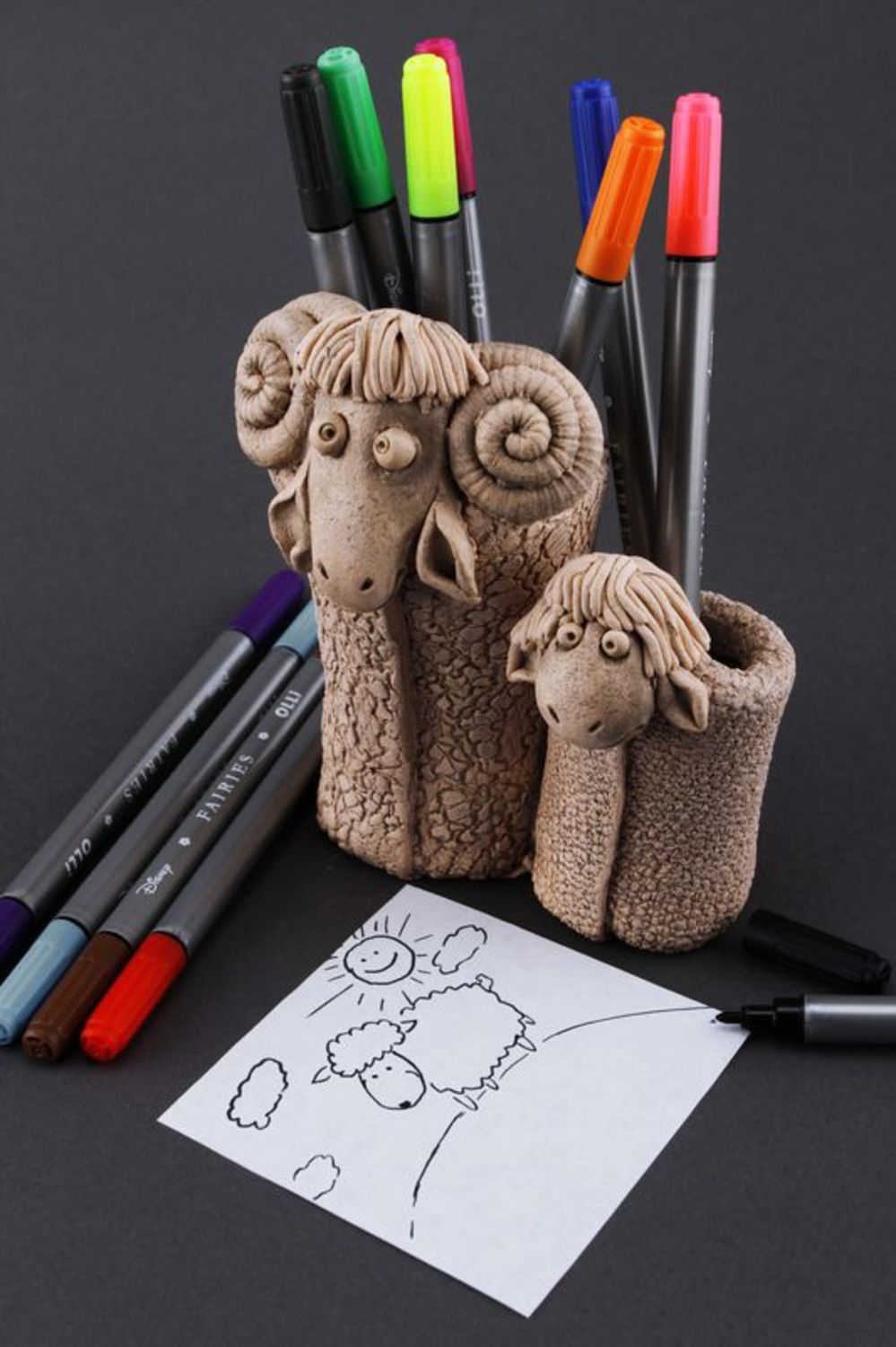 Pen holder made from clay and plaster photo 2