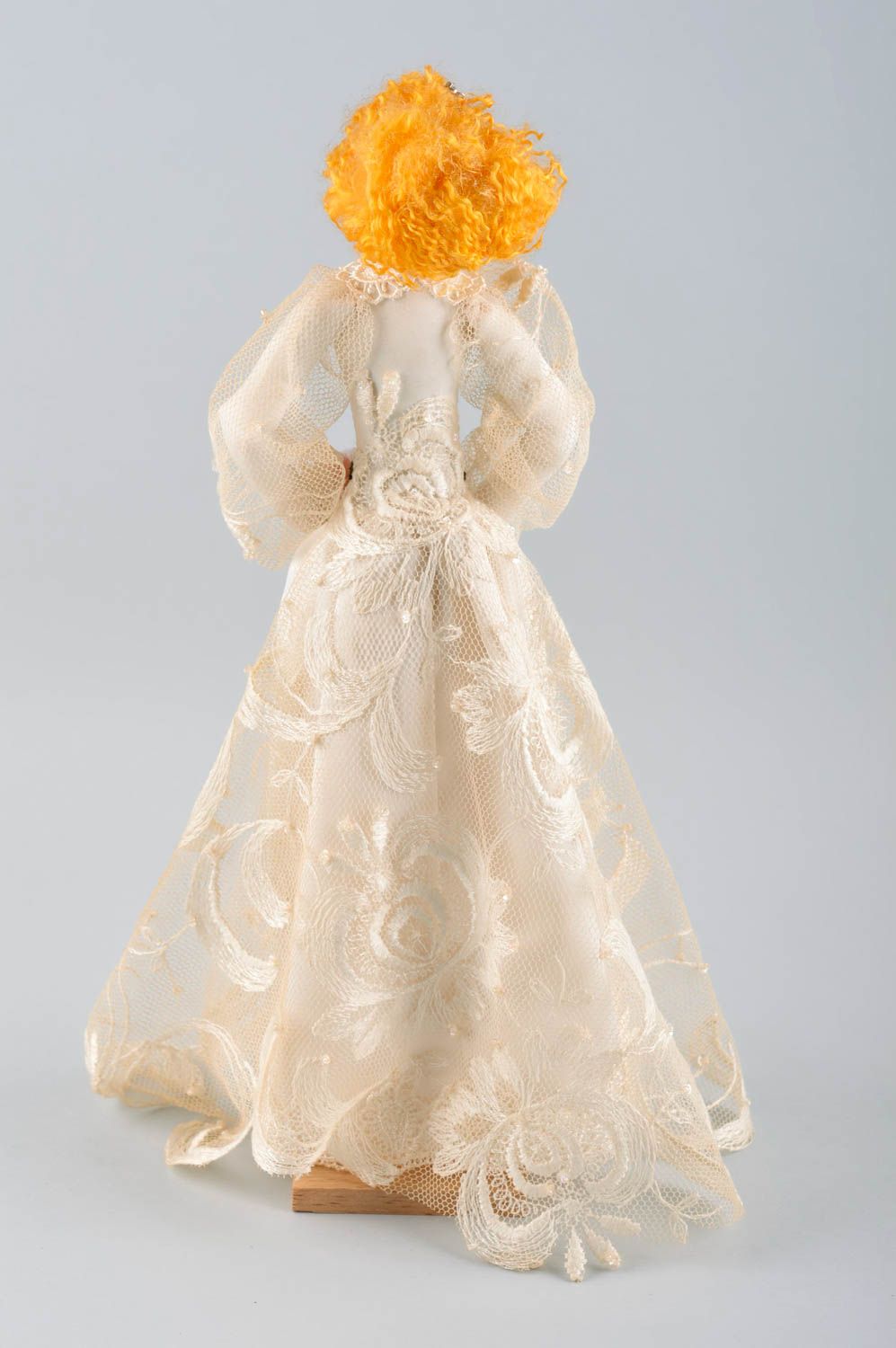 Poupée mariée Jouet fait main en textile et pâte polymère Cadeau pour fille photo 3