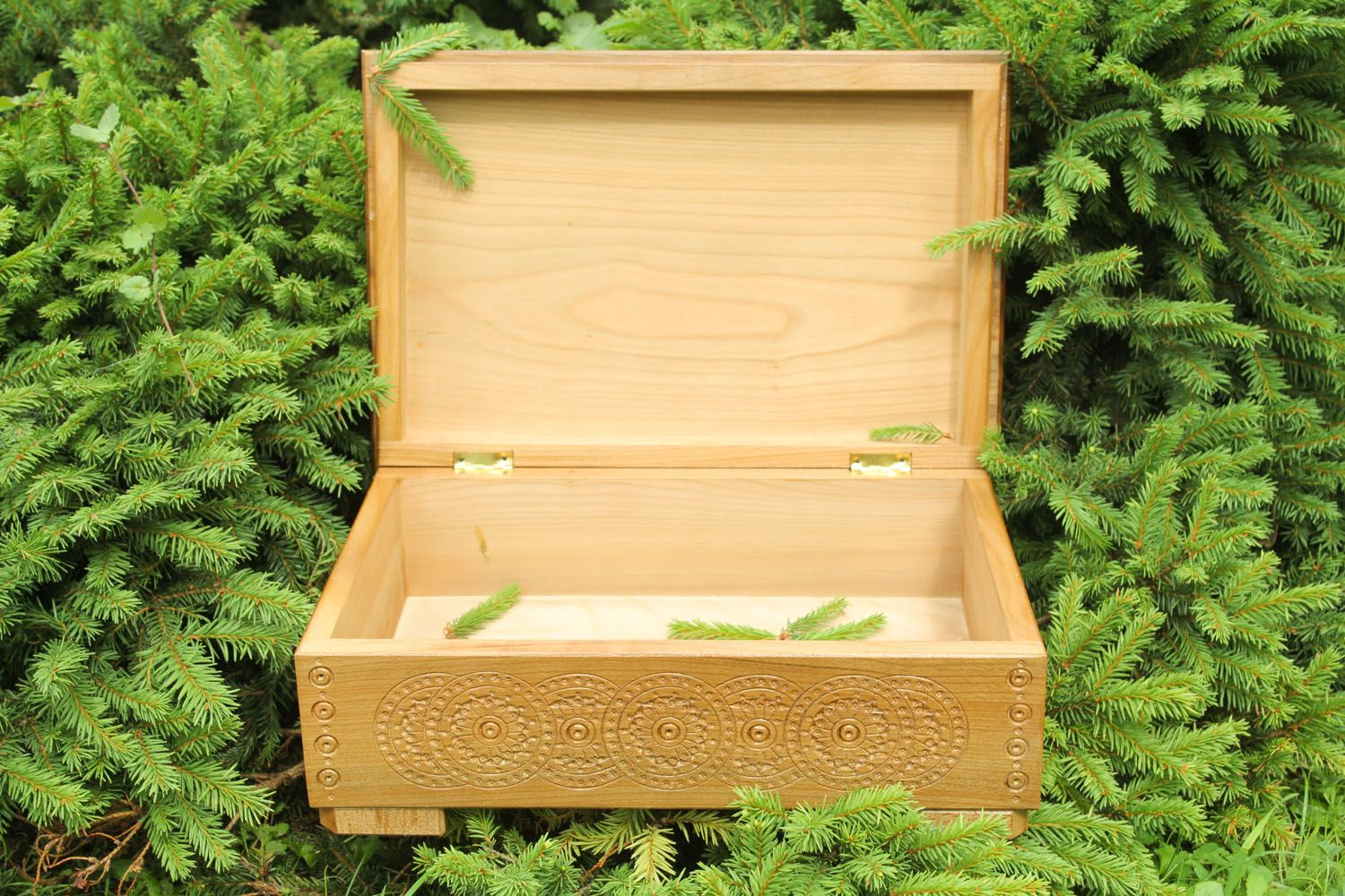 Large wood jewelry box photo 5
