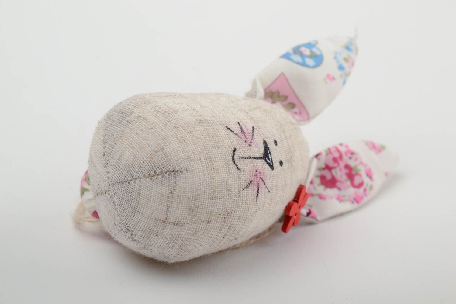 Пасхальная интерьерная подвеска кролик из хлопковой ткани ручной работы фото 4