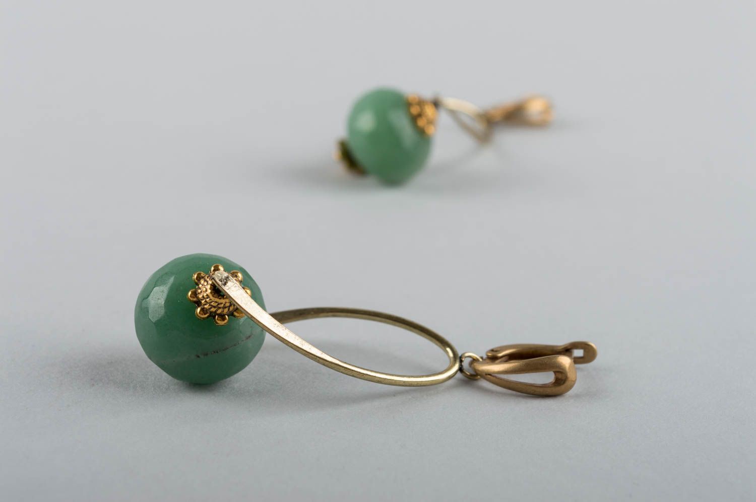 Boucles d'oreilles en pierres naturelles pendantes faites main vertes pour femme photo 5