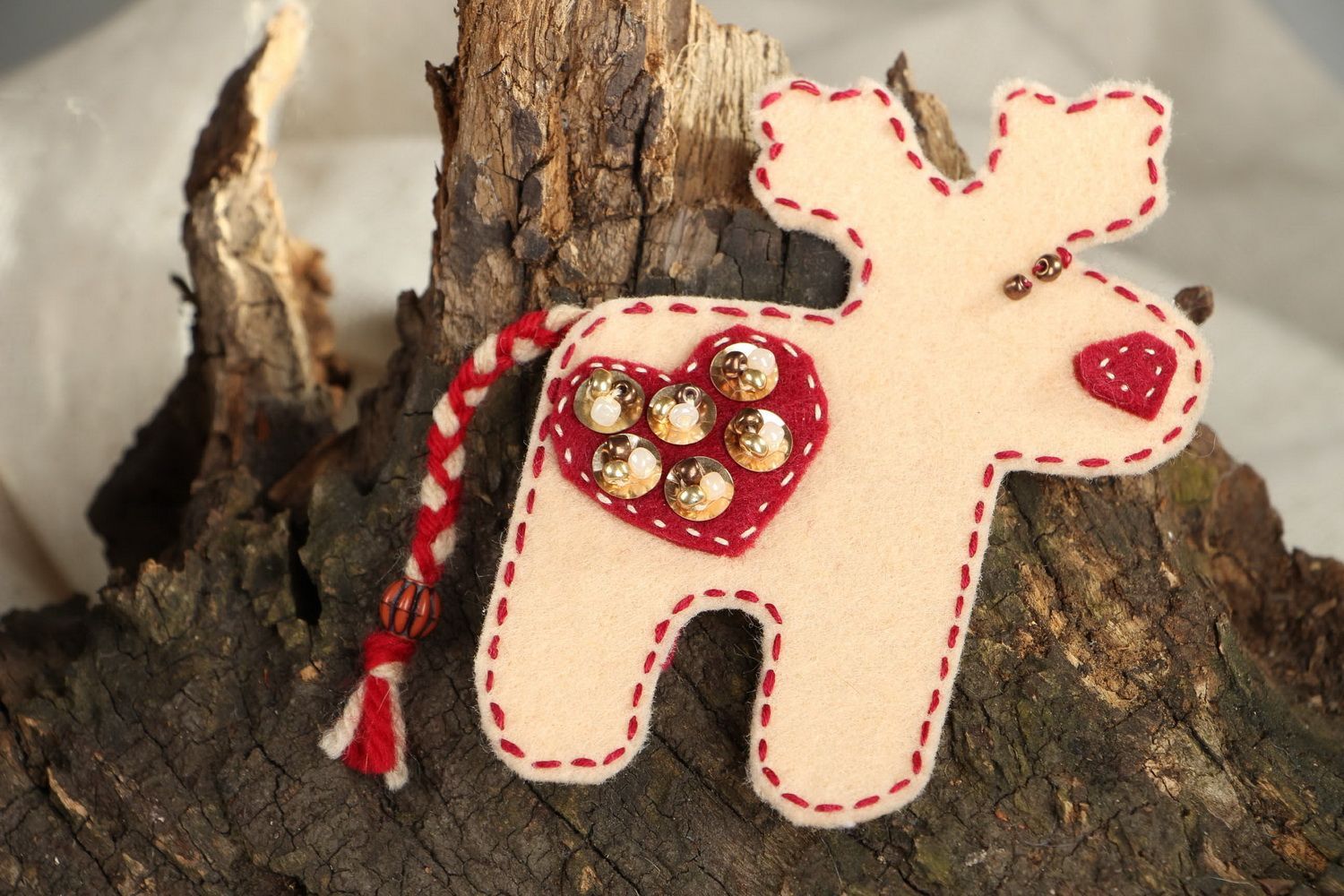 Handgemachter Weihnachtsbaumschmuck aus Textil Hirsch foto 3