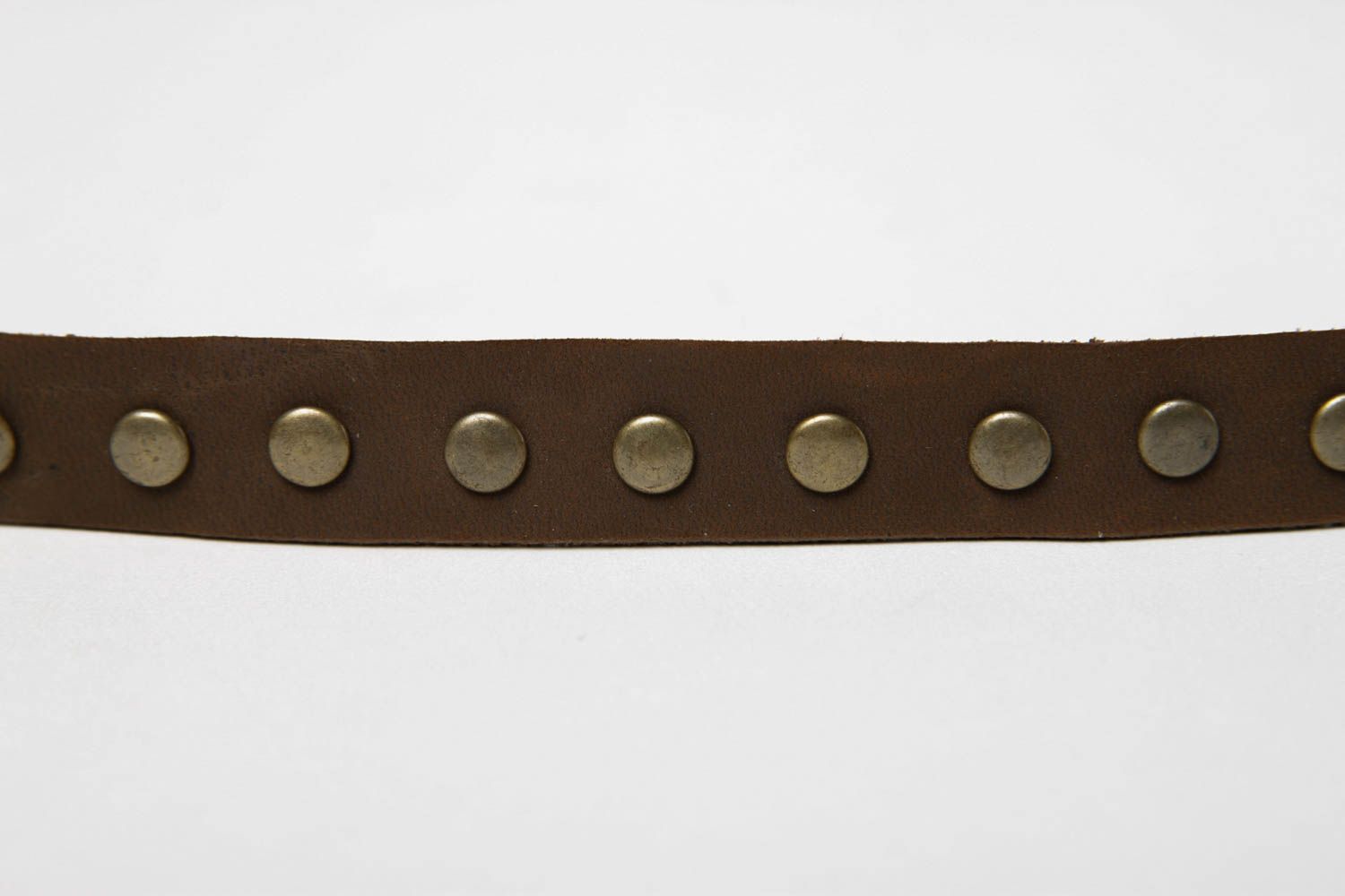 Handmade braunes Nieten Armband aus Leder Designer Schmuck Accessoire für Frauen foto 5