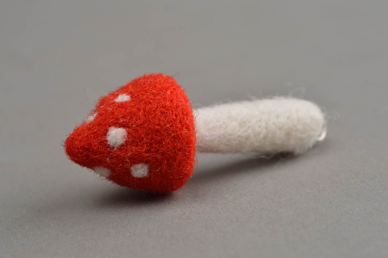 Pendentif champignon fait main en laine technique de feutrage stylé unisexe photo 4