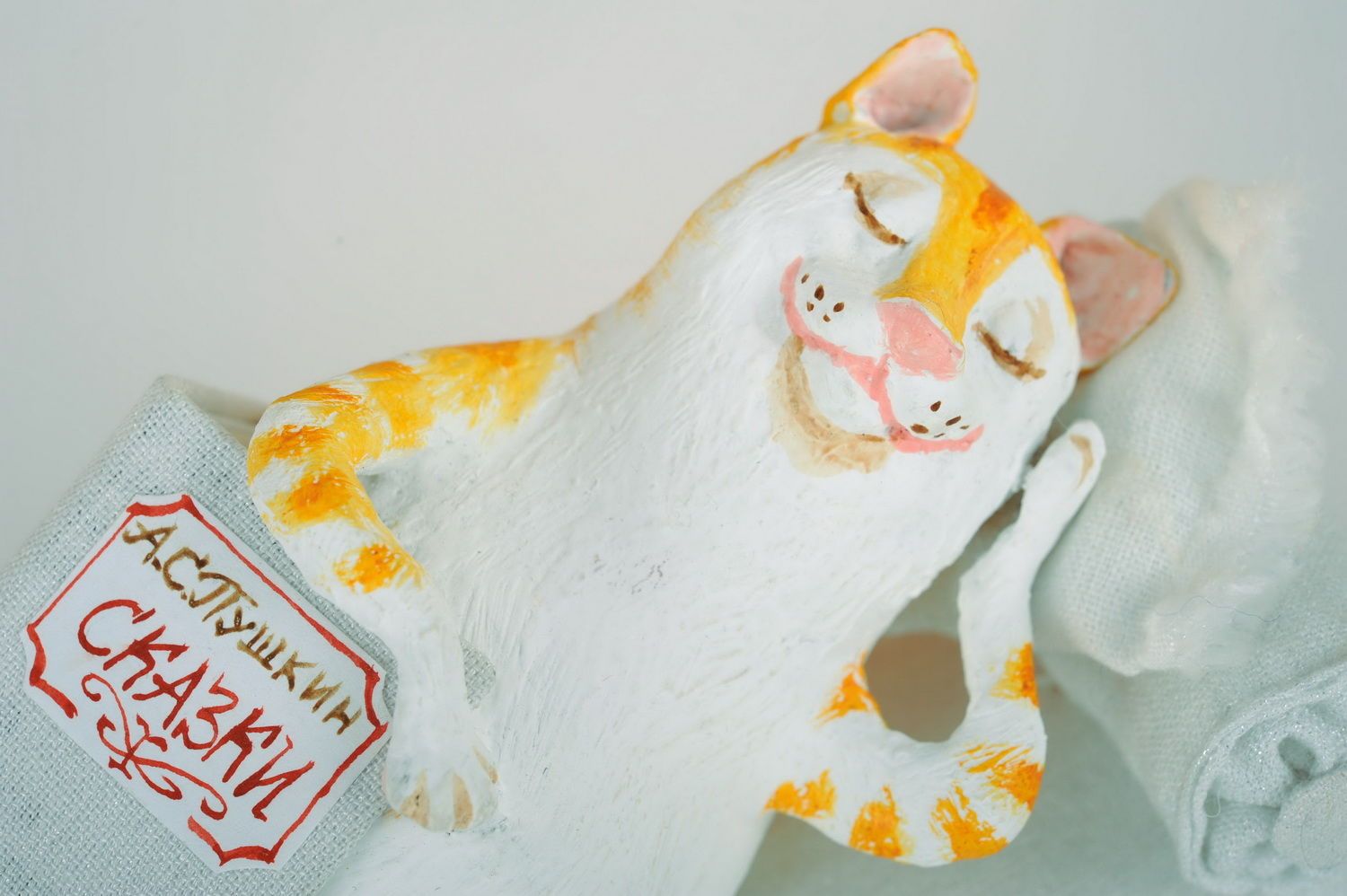 Statuette made of papier-mache Erudite cat photo 5