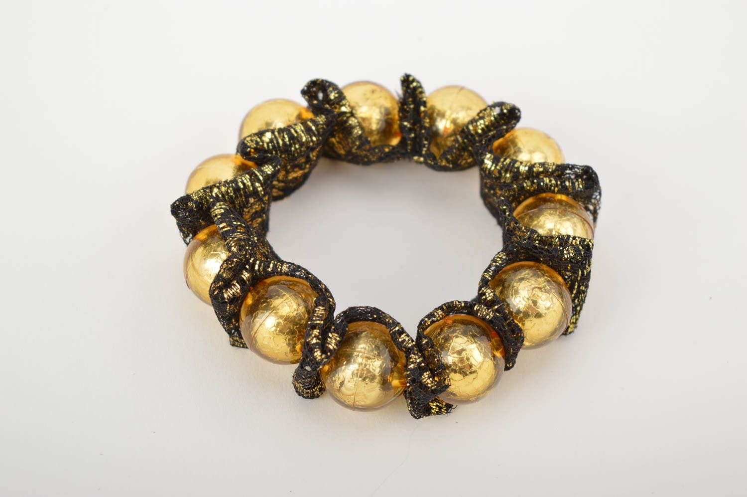 Bracelet fantaisie noir d'or Bijou fait main perles dentelle Accessoire femme photo 5