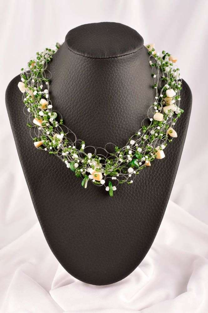 Collier perles de rocaille Bijou fait main vert et blanc Accessoire femme photo 1