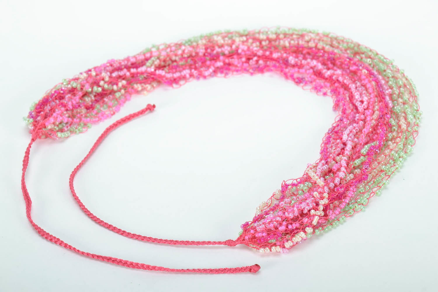 Bead necklace in shades of pink color photo 4