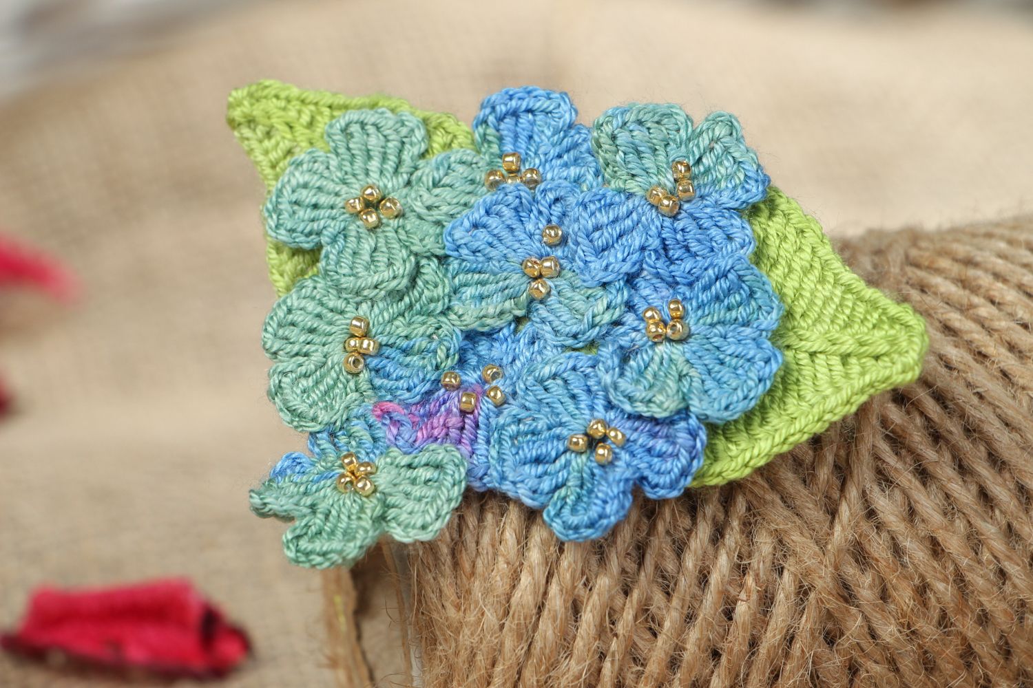 Broche tricot en fils au crochet Violettes photo 5