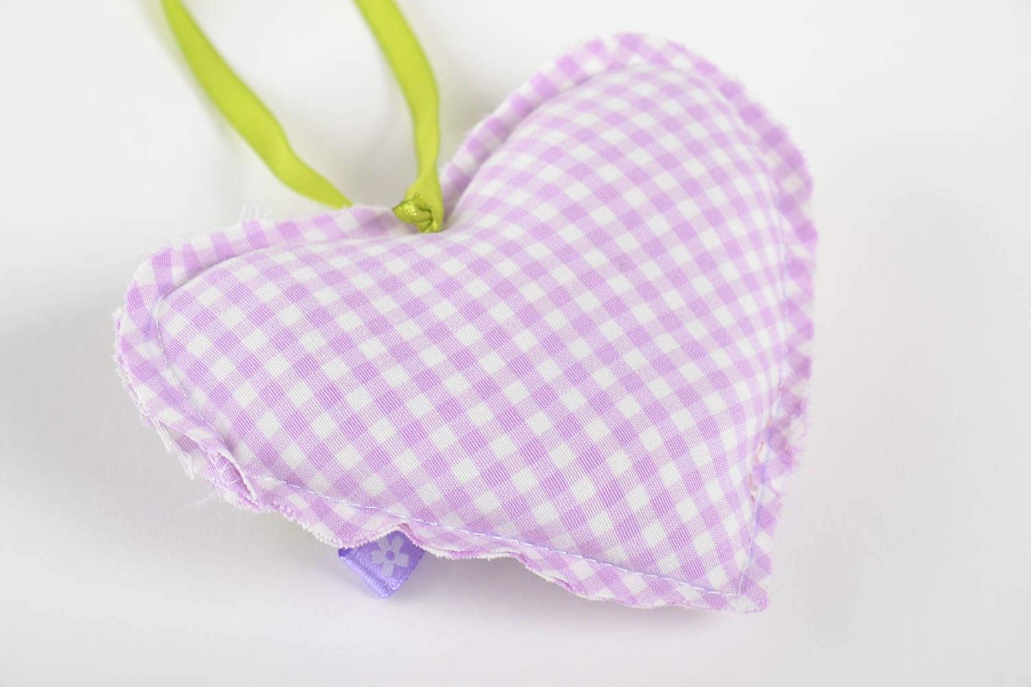 Мягкая подвеска сердце из ткани ручной работы красивая авторская с бантиком фото 4