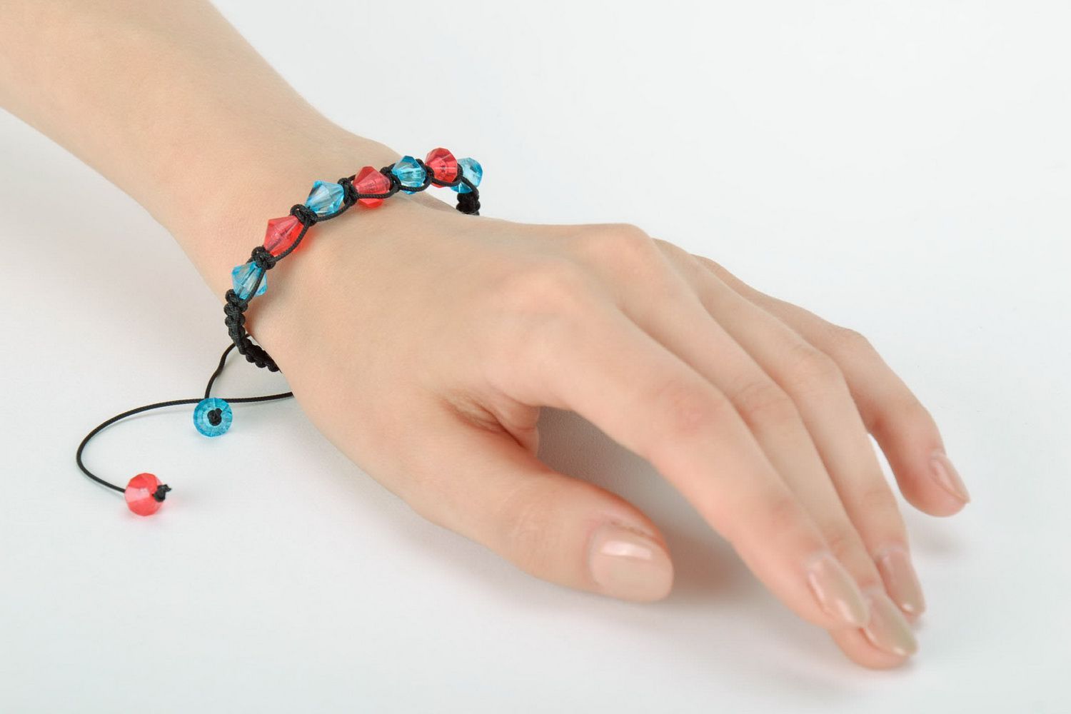 Bracelet perles en bois/plastique/pierres rouge bleu photo 5