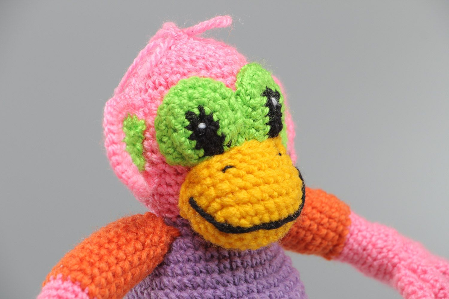 Poupée tricotée en fils acryliques au crochet multicolore faite main Singe photo 4