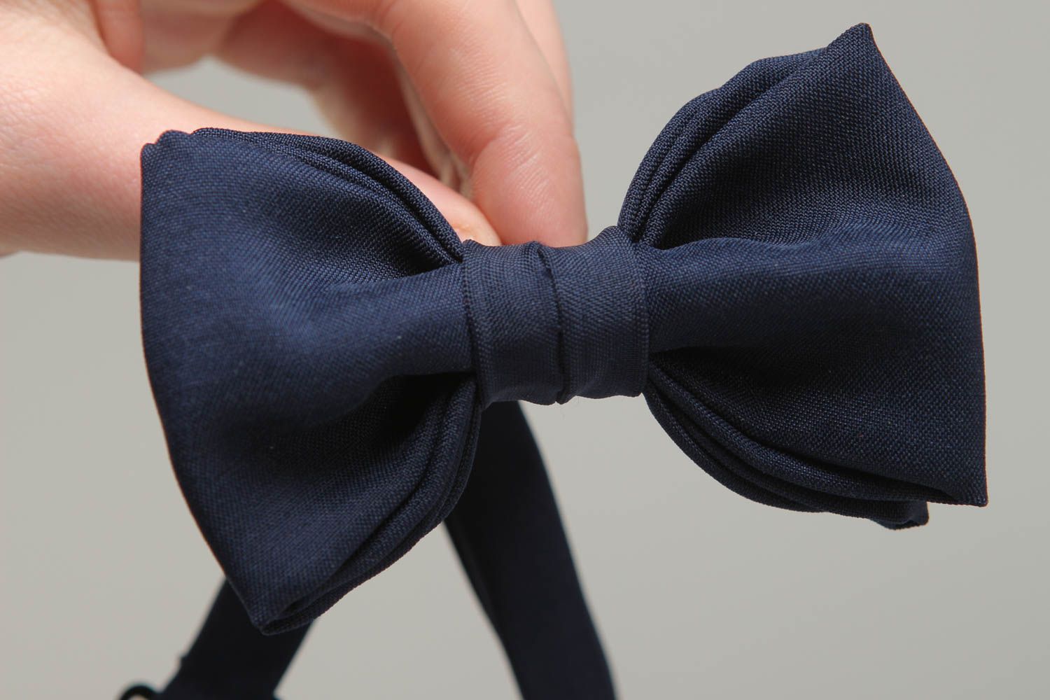 Dark blue fabric bow tie photo 4