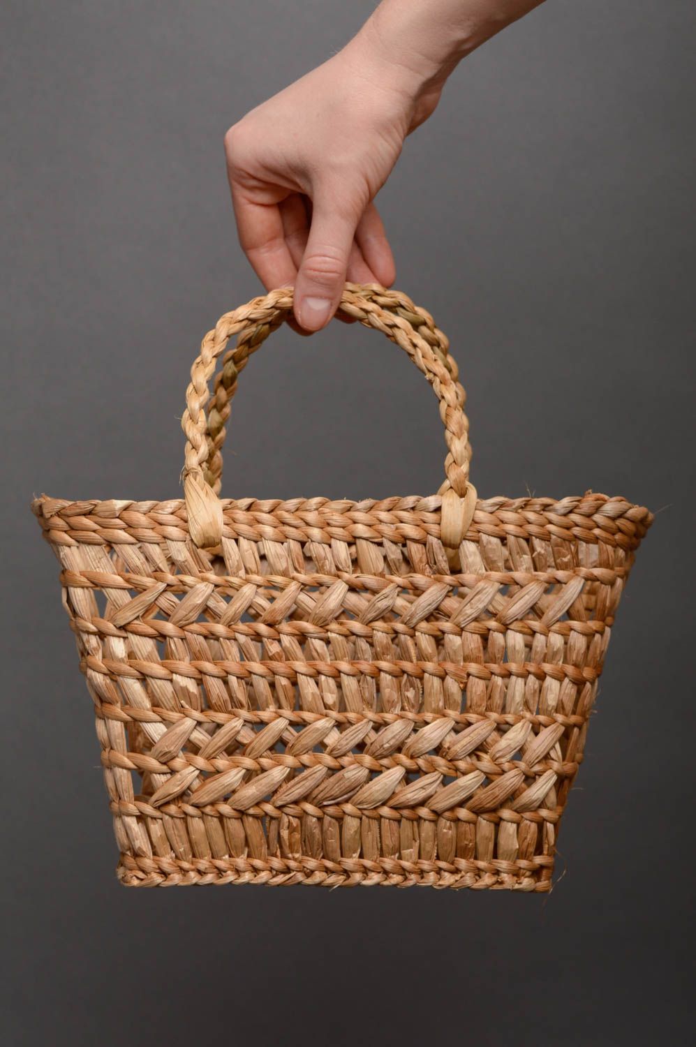 Handmade reedmace basket purse photo 3