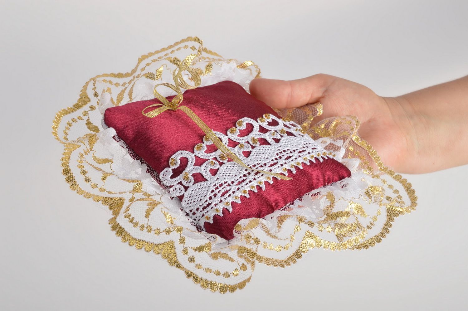 Beautiful claret handmade designer wedding ring pillow sewn of satin photo 5