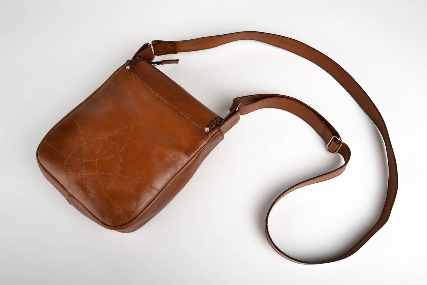 Коричневая сумка ручной работы сумка через плечо кожаная сумка с орнаментом фото 2