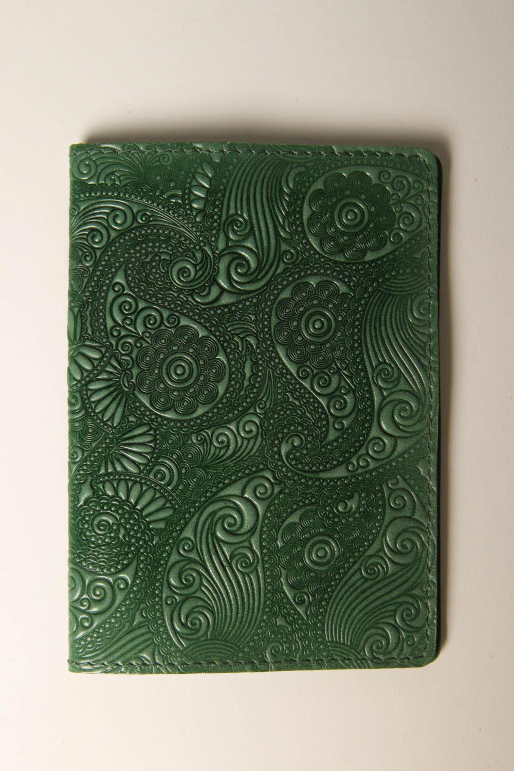 Зеленая обложка на паспорт хенд мейд оригинальный подарок кожаный аксессуар фото 3