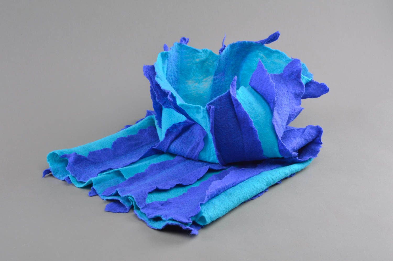 Warmer bunter gehäkelter Schal aus Wolle originell künstlerische Handarbeit foto 1