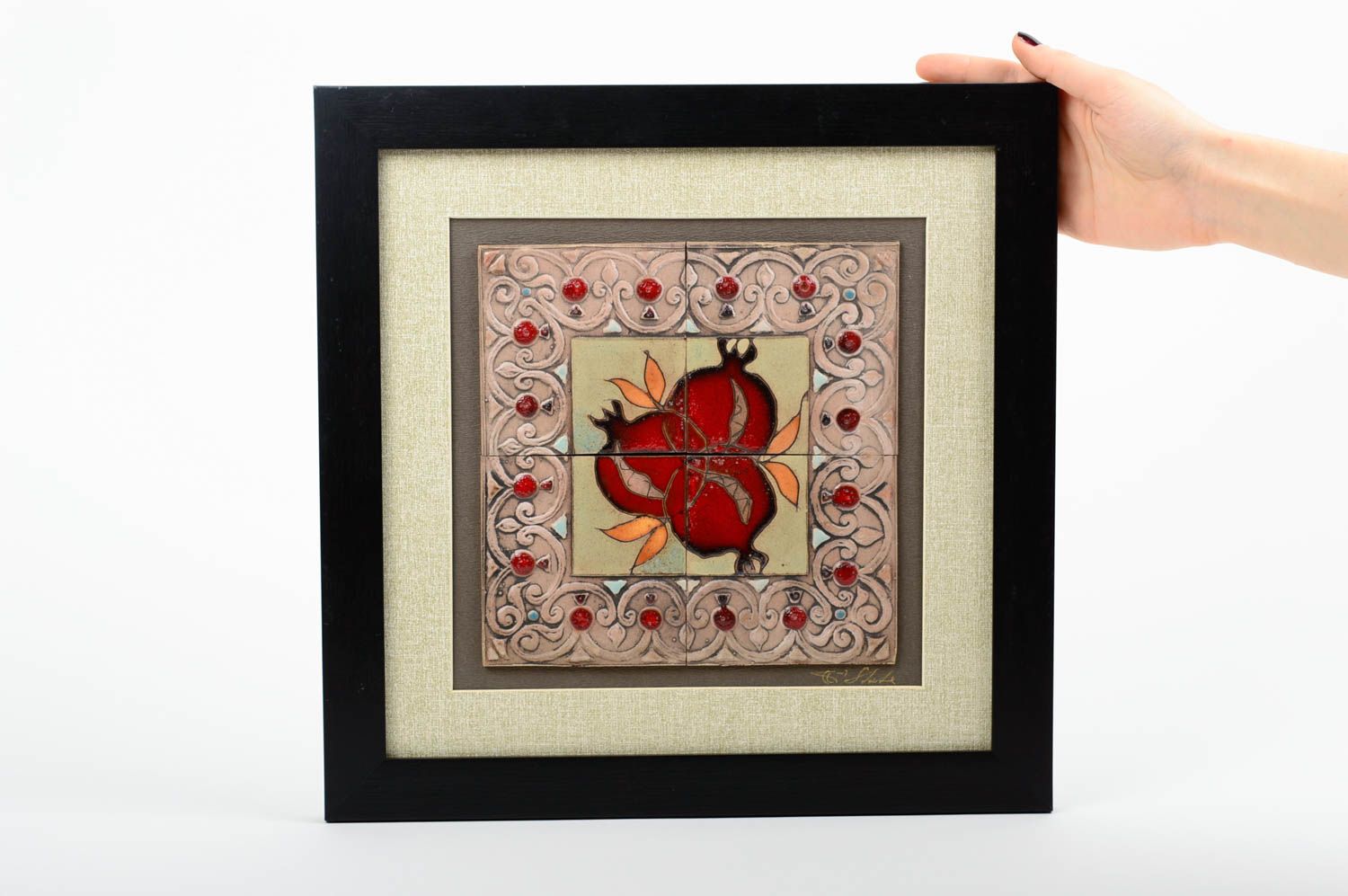 Schönes stilvolles originelles handgemachtes Wandbild aus Tor rote  Granatäpfel  foto 1