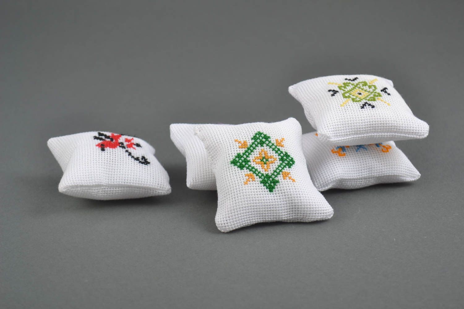 Handmade sewing accessories 5 pin cushions needle cases embroidery kits photo 5