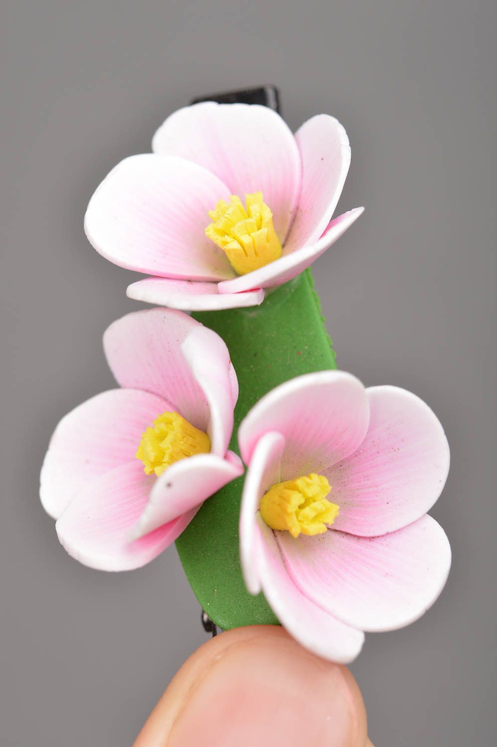 Pince à cheveux bec avec fleurs en pâte polymère faite main Floraison cerisier photo 2