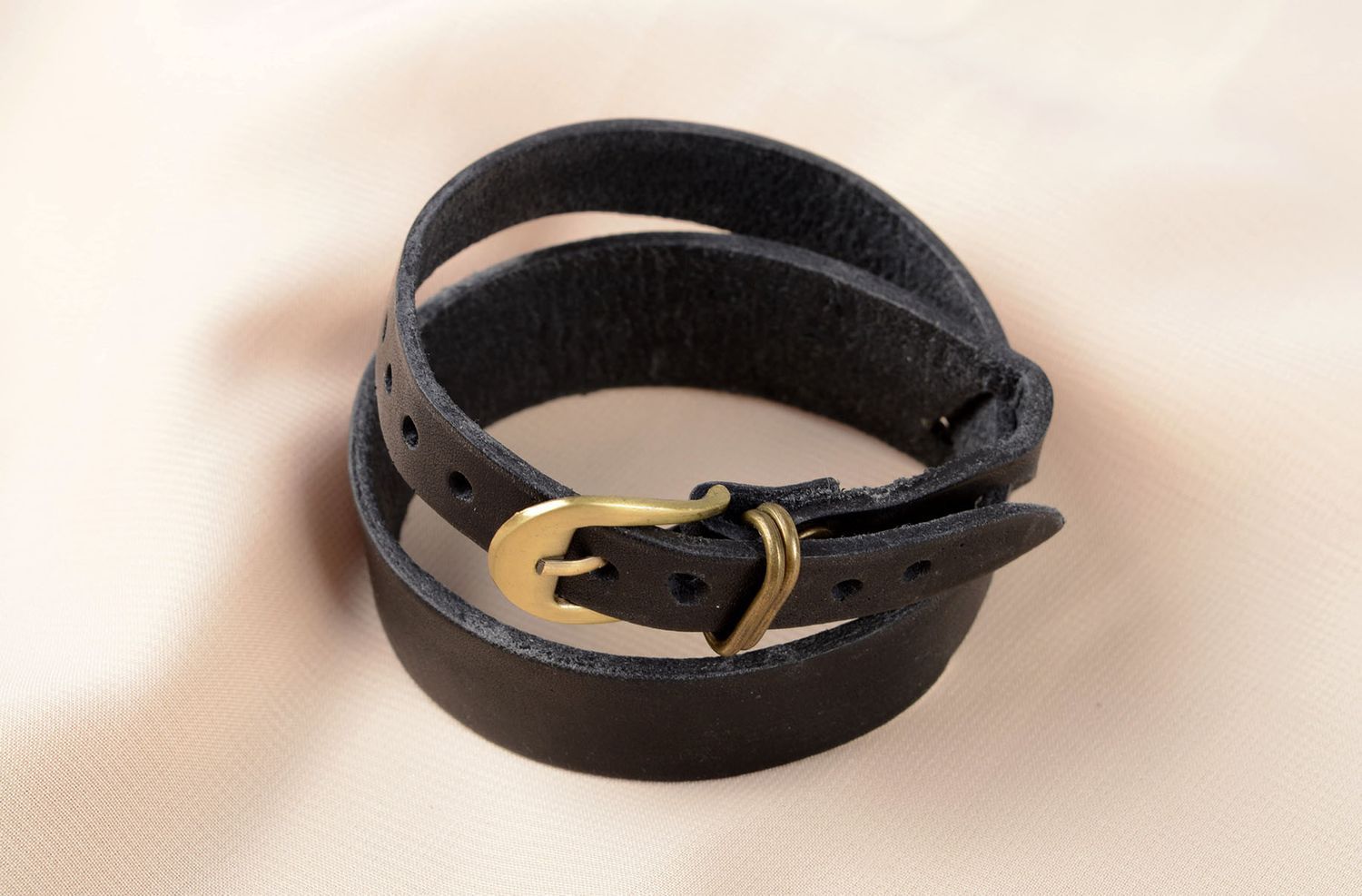 Bracelet en cuir noir Bijou fait main à deux rangs design Accessoire femme photo 5