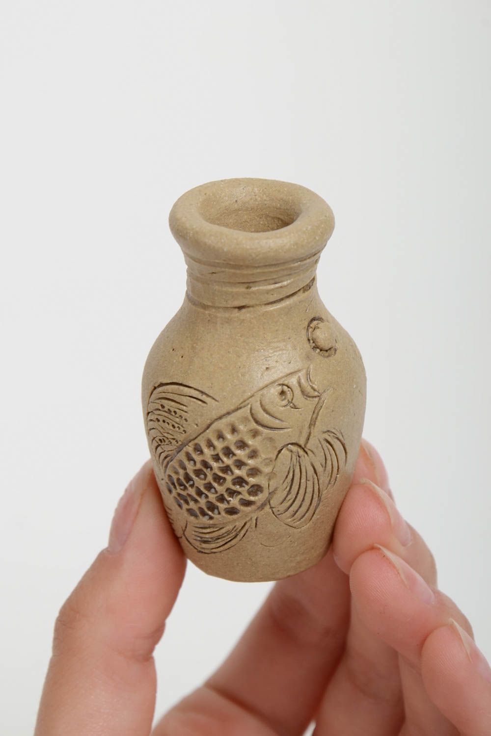 Декоративный кувшин ручной работы из глины с рисунком миниатюрный красивый фото 4