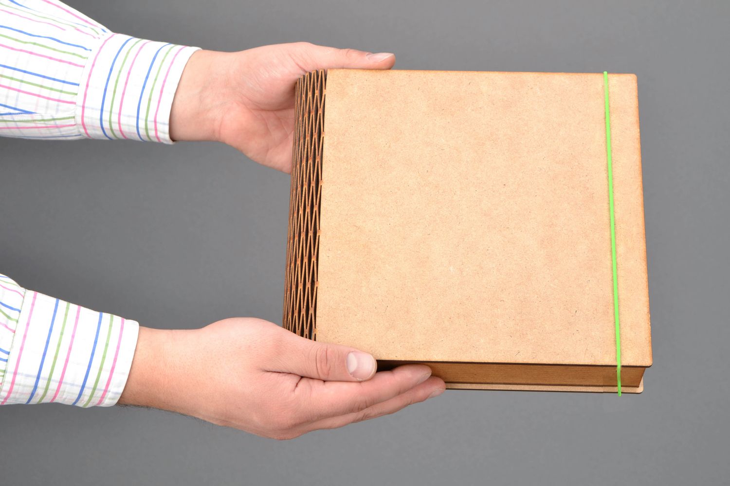 Boîte en bois brut faite main serviettage en forme de livre photo 2