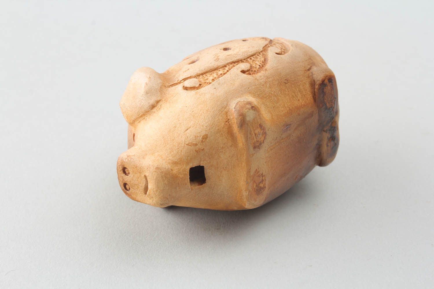 Sifflet en céramique en forme de cochon fait main photo 4