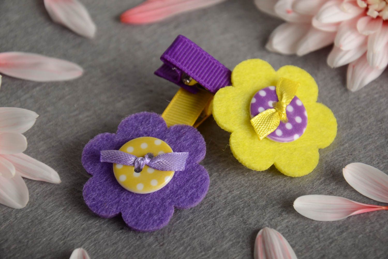 Детские заколки цветы из ткани фиолетовые с желтым набор из 2 шт ручная работа фото 1