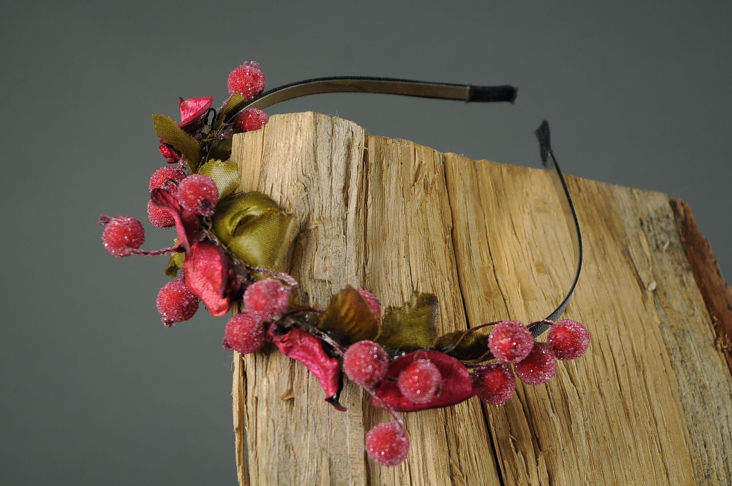 Hair headband made of sugared berries photo 1