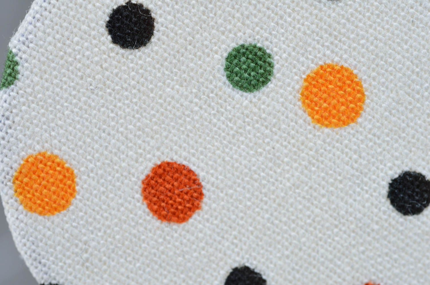 Серьги из ткани круглые светлые в разноцветный горошек красивые ручной работы фото 2