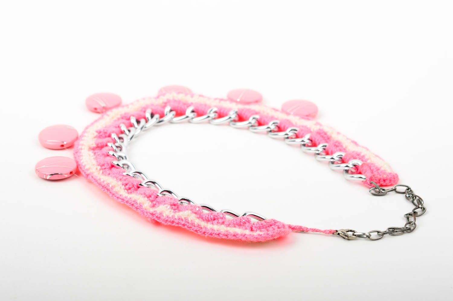 Розовое колье ручной работы колье крючком авторское ожерелье из ниток фото 5