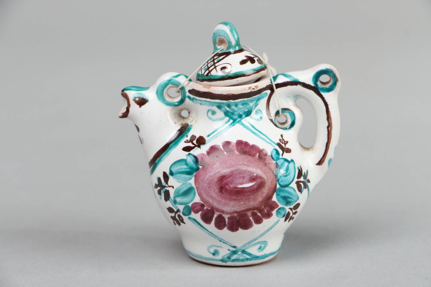 Figurine céramique en forme de petite théière décorative photo 1