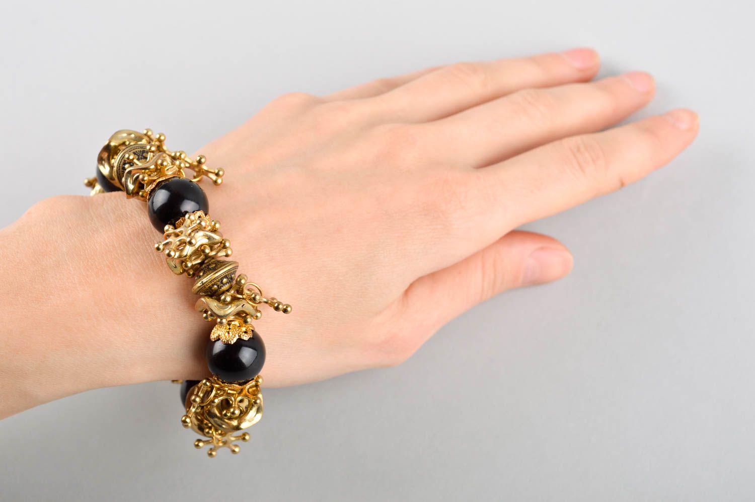 Bracelet design élégant Bijou fait main fausses perles noires métal Cadeau femme photo 5