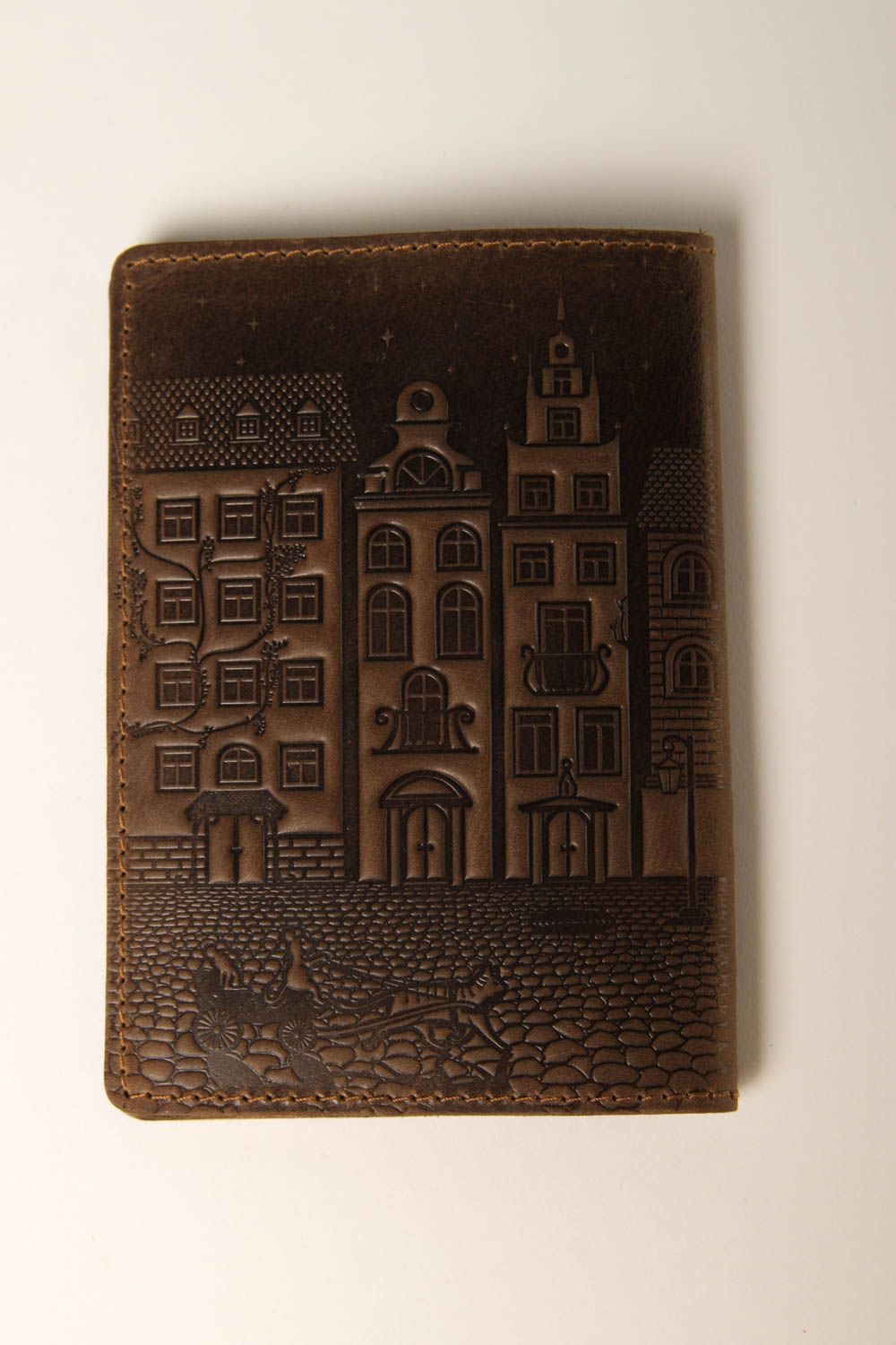 Обложка на паспорт handmade необычный подарок коричневый кожаный аксессуар фото 3