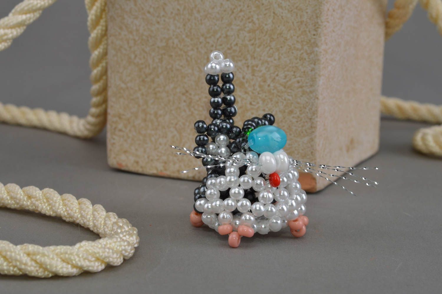 Figurine de chat mignon en perles de rocaille faite main décoration d'intérieur photo 1