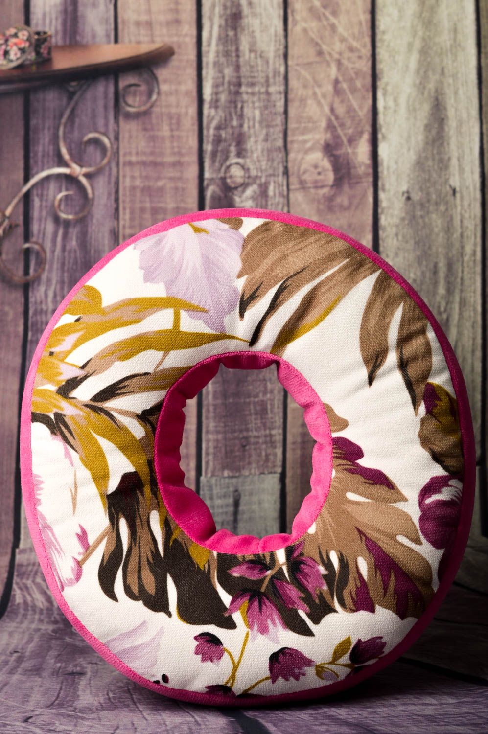 Декоративная подушка ручной работы подушка-буква О красивая подушка розовая фото 1