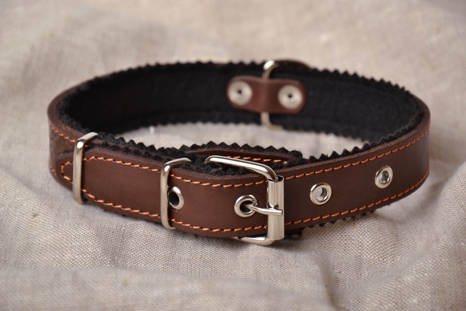 Leather dog collar with padding polyester photo 1