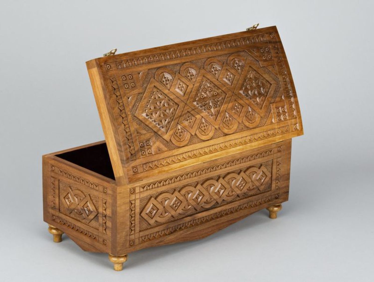 Large carved box photo 1