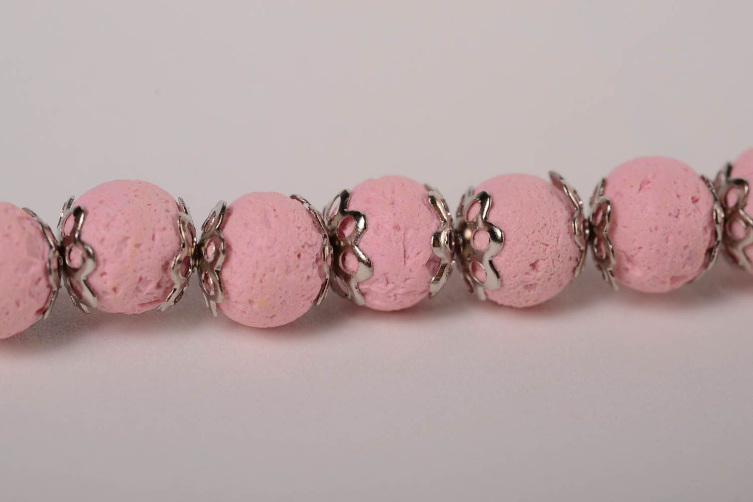 Pulsera artesanal de fimo rosada accesorio para mujer bisutería de moda foto 4