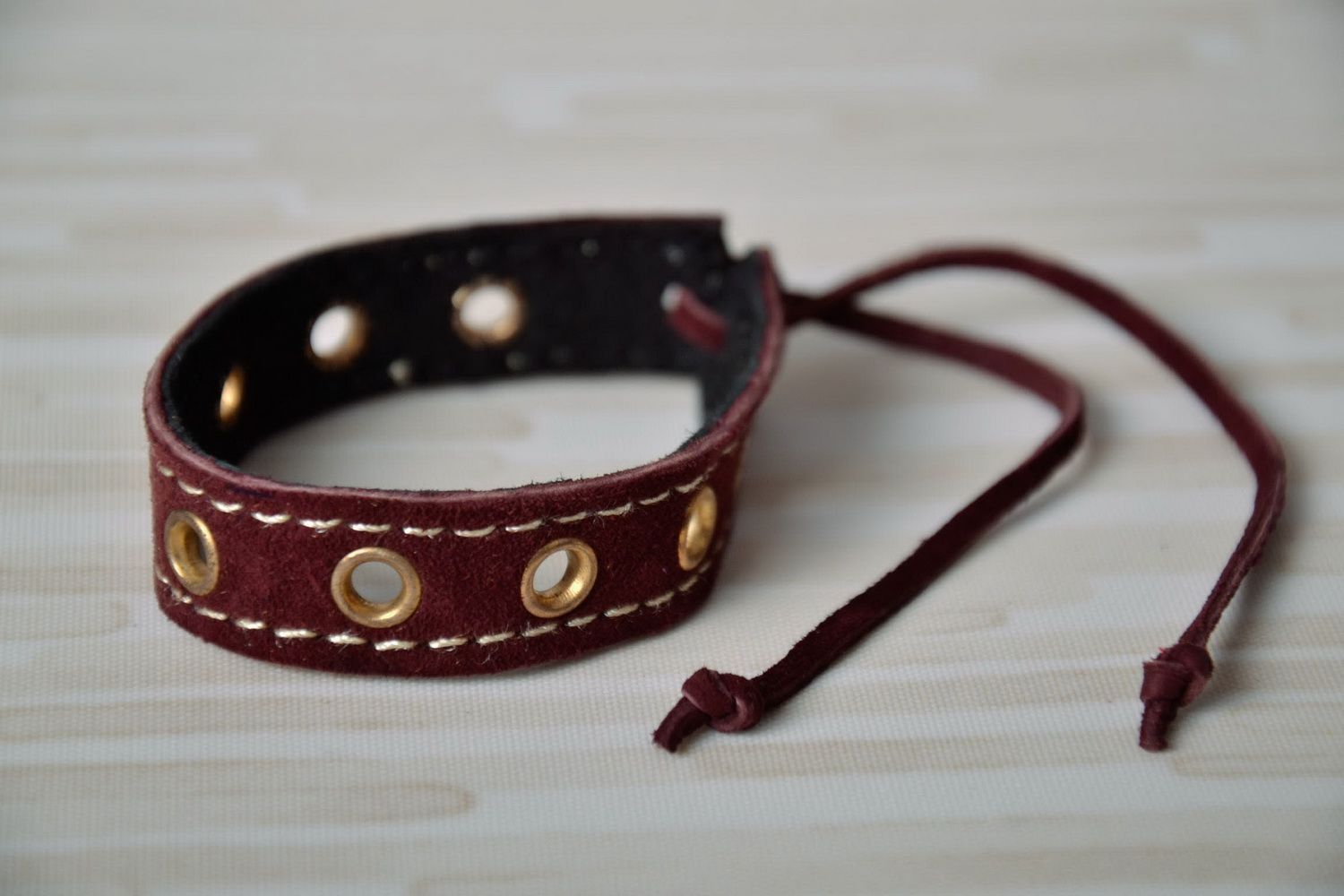Leather bracelet with rivets photo 2