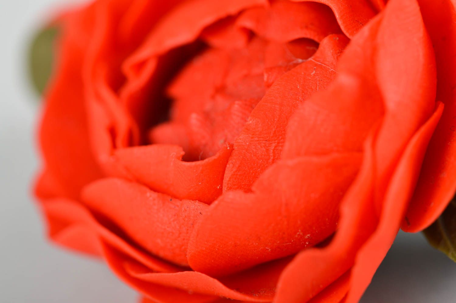 Barrette fleur rouge fait main Accessoire coiffure pâte polymère Cadeau femme photo 4