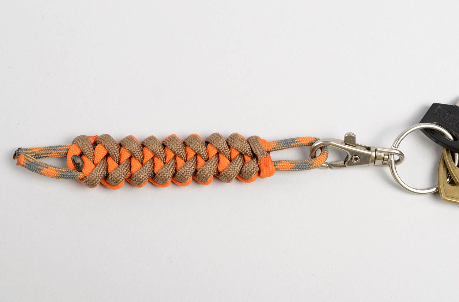 Llavero de paracord artesanal accesorio para llaves regalo original naranja foto 1
