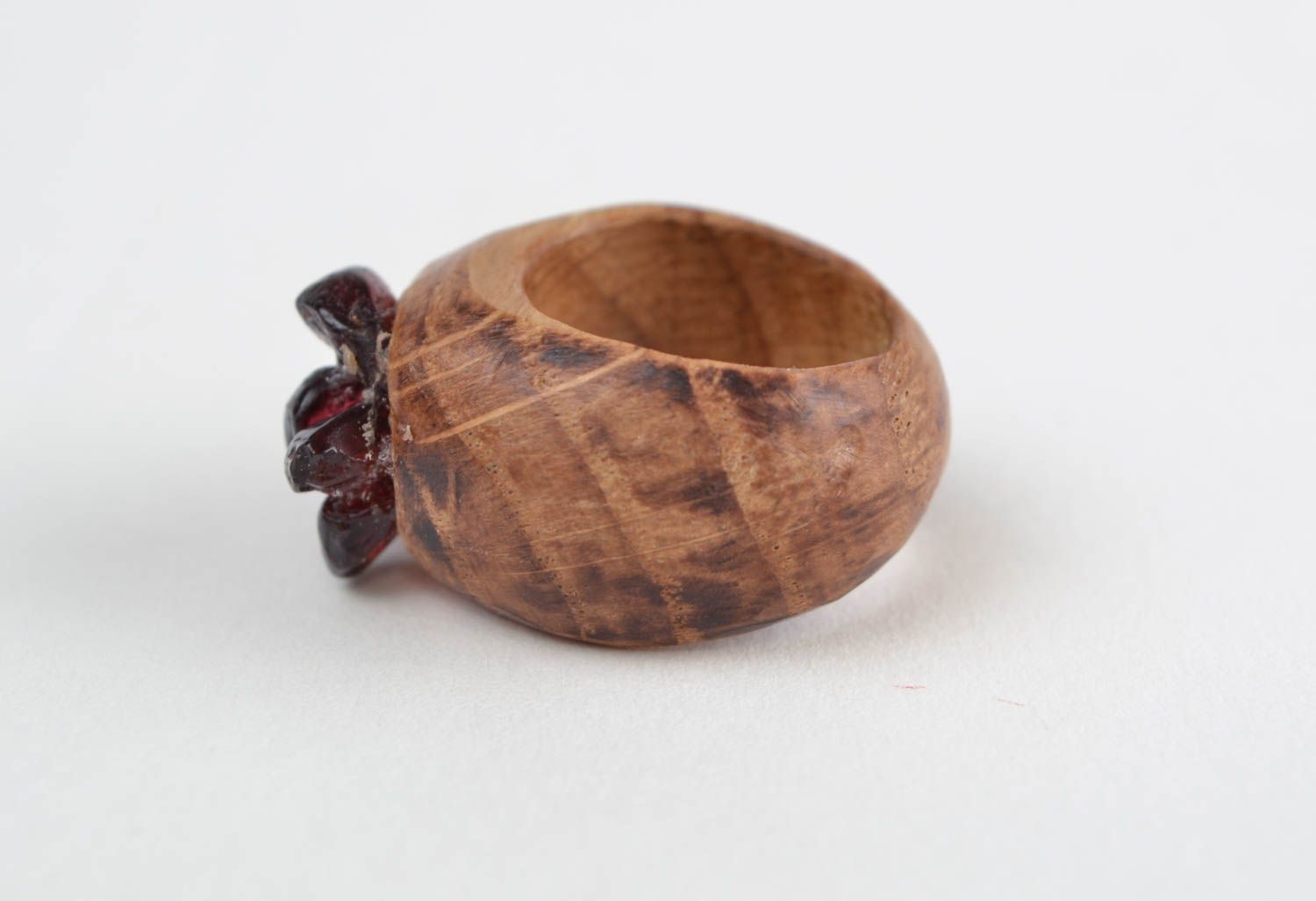 Handmade designer carved wooden jewelry ring with natural garnet chips for women photo 4