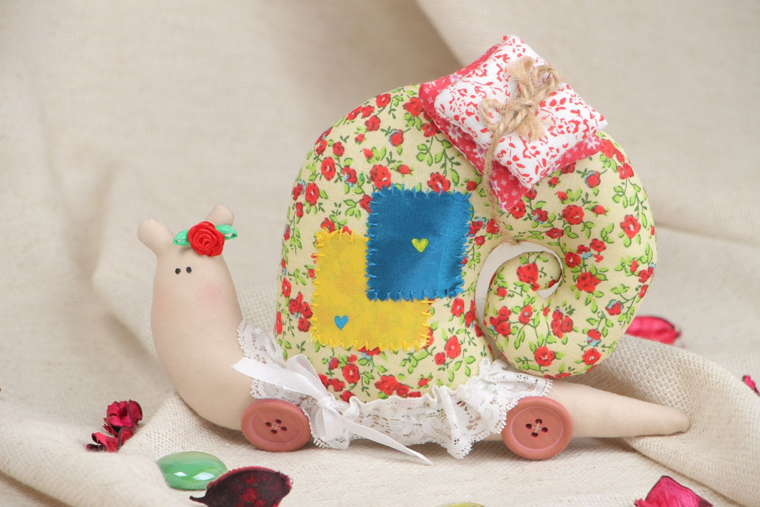 Weiches kleines Kuscheltier handmade aus Textil für Kinder Schnecke foto 5
