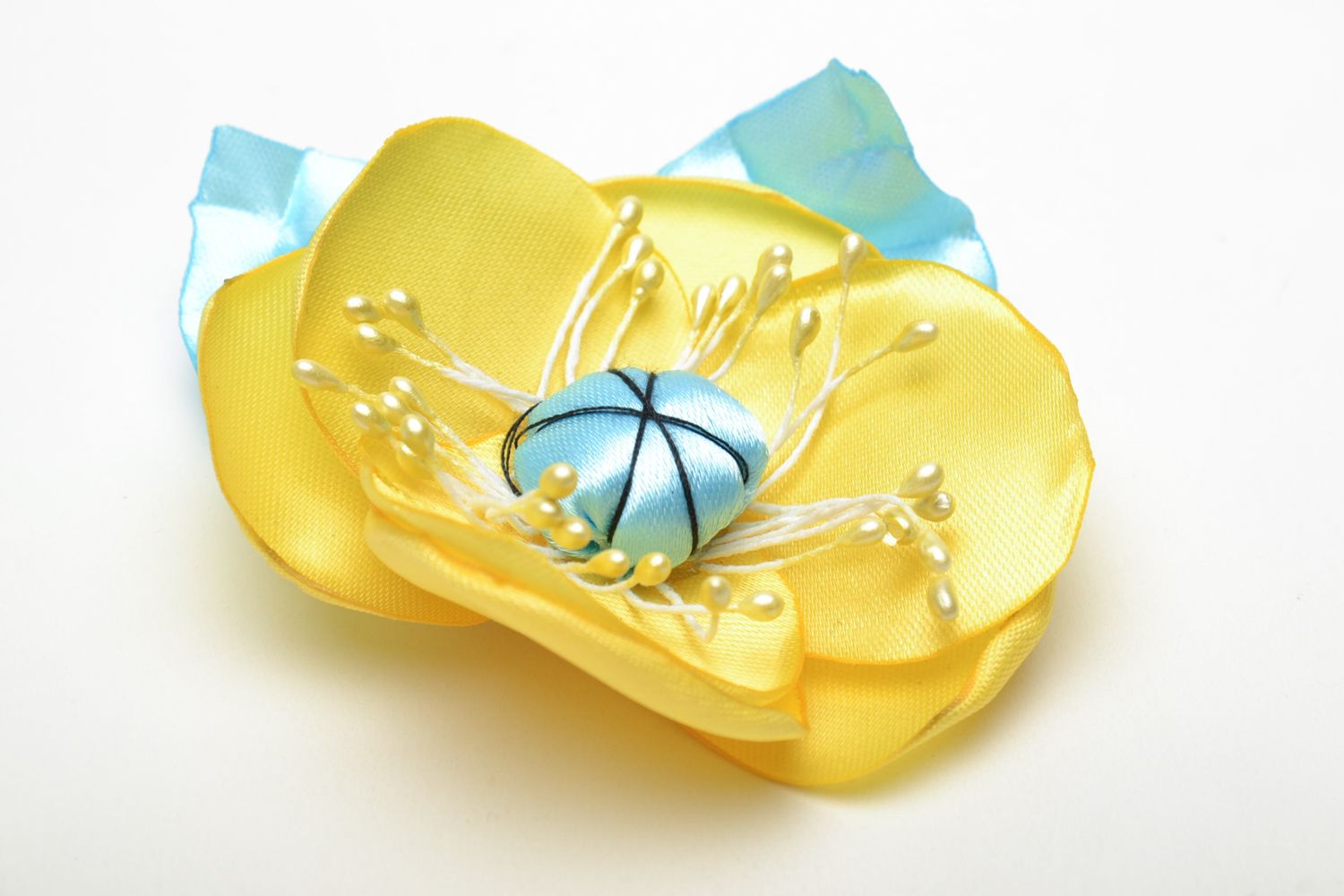 Handmade Haarspange aus Atlas Gelbe Wasserrose  foto 2