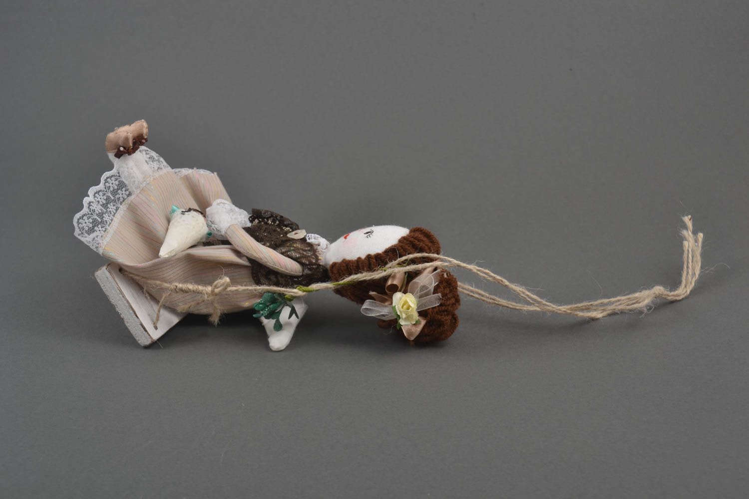 Juguete para niño artesanal bonito muñeca de trapo con ojal regalo original  foto 3